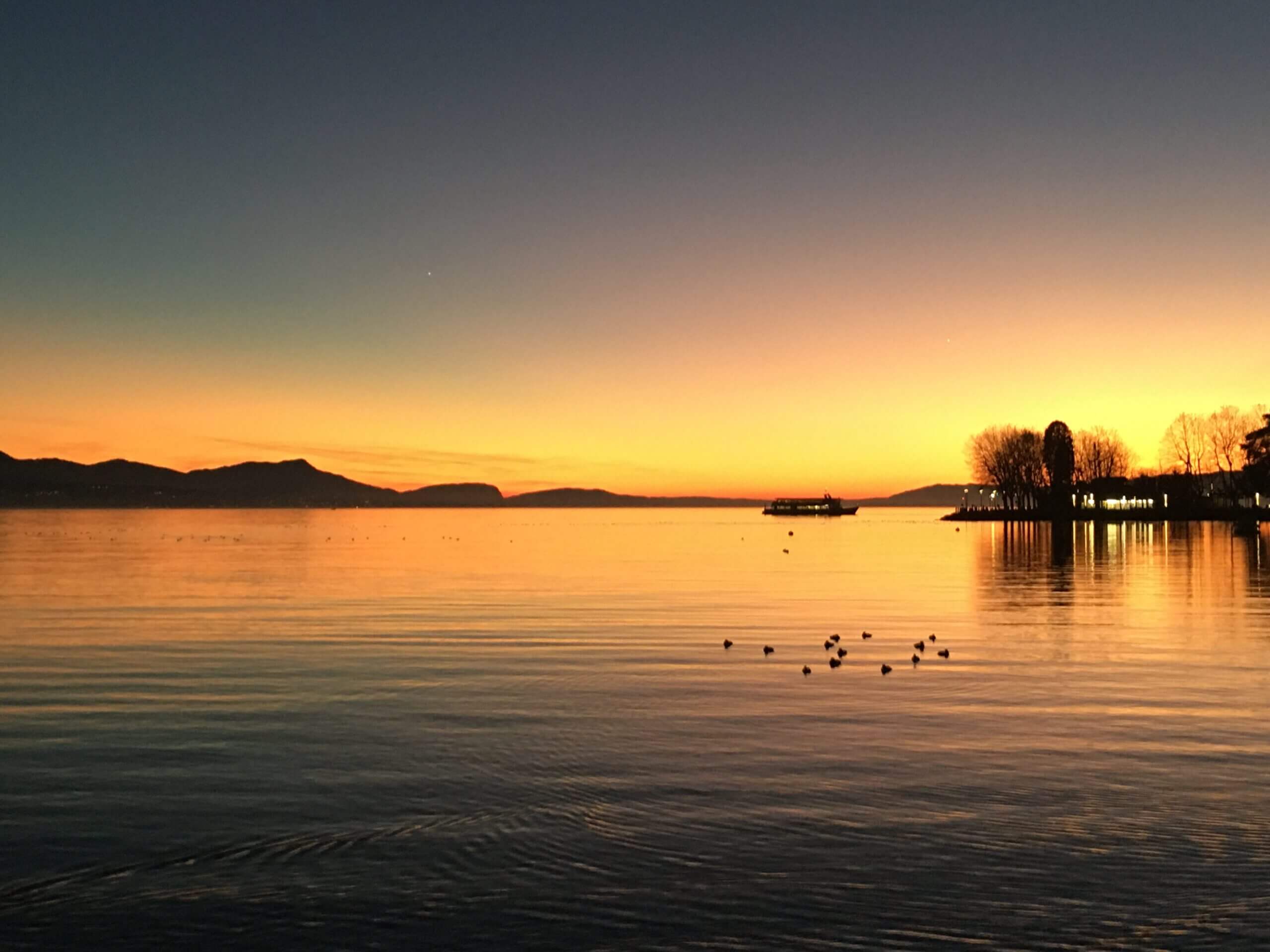 Douces lumières du soir après une journée intense.. trouver les calme et la sérénité